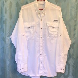 Columbia men’s size Large white PFG button up shirt, 25 inches armpit to armpit,